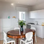 - Sea View Apartment *