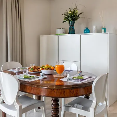 - Sea View Апартаменты Виареджо