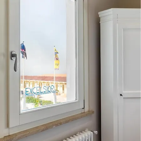 - Sea View Apartment Viareggio