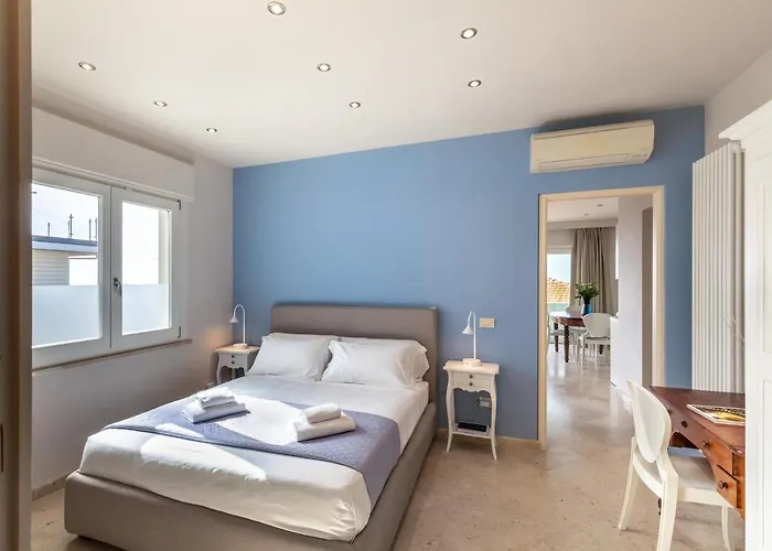 - Sea View * Viareggio