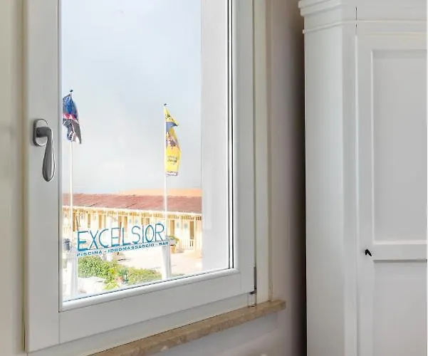 - Sea View Апартаменти В'яреджо